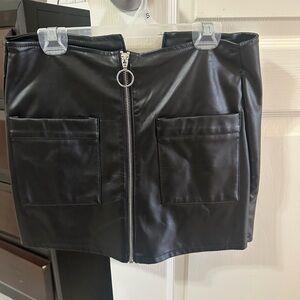 Leather skirt with Zipper